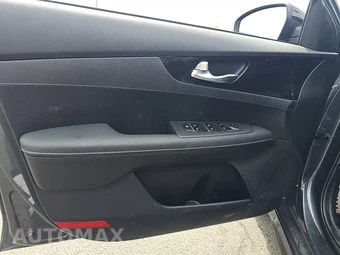 2023 Kia Forte GT-Line - miniatura 9