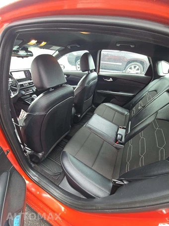 2023 Kia Forte GT-Line - miniatura 13