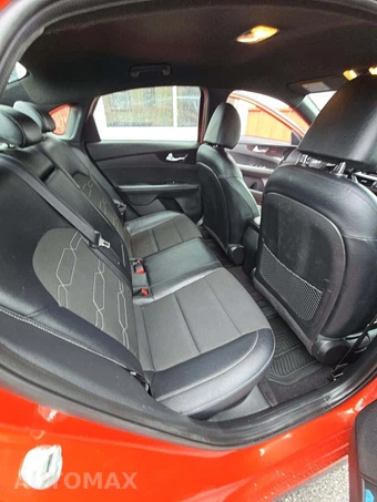 2023 Kia Forte GT-Line - miniatura 16