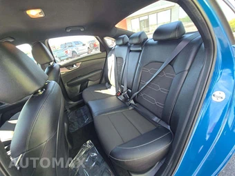 2023 Kia Forte GT-Line - miniatura 13