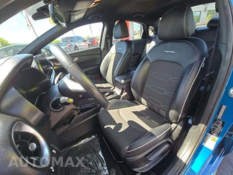 2023 Kia Forte GT-Line - miniatura 6