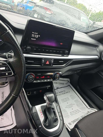 2023 Kia Forte GT-Line - miniatura 10
