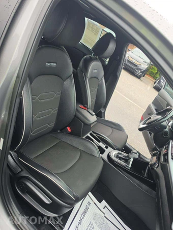 2023 Kia Forte GT-Line - miniatura 18