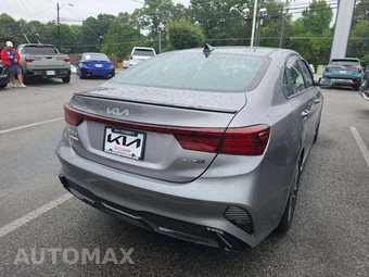 2023 Kia Forte GT-Line - miniatura 3