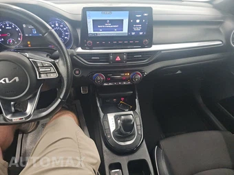 2023 Kia Forte GT-Line – miniatura 11