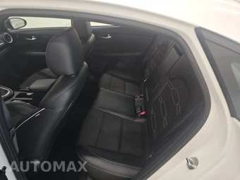 2023 Kia Forte GT-Line – miniatura 13