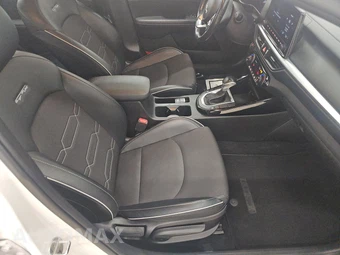 2023 Kia Forte GT-Line – miniatura 8
