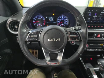 2023 Kia Forte GT-Line – miniatura 10