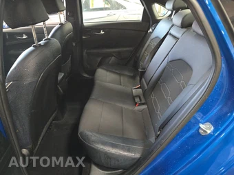 2023 Kia Forte GT-Line – miniatura 13