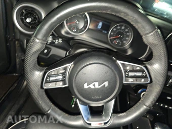 2023 Kia Forte GT-Line - miniatura 10