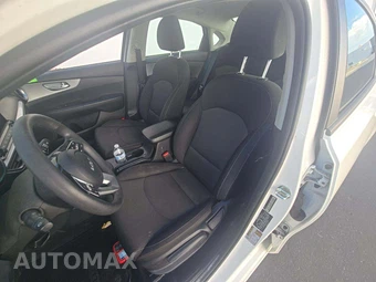 2023 Kia Forte LX - miniatura 3