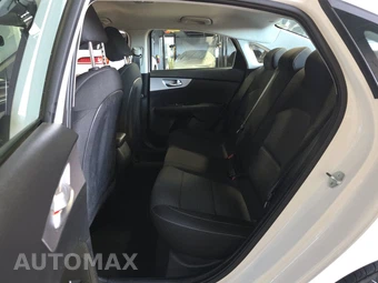 2023 Kia Forte LX - miniatura 13