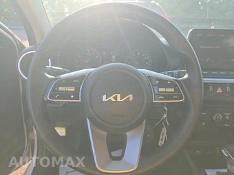 2023 Kia Forte LX - miniatura 10