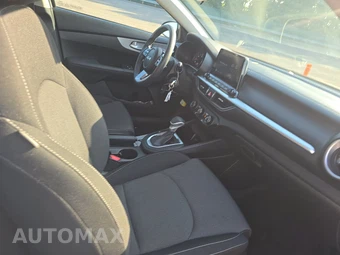 2023 Kia Forte LX - miniatura 8