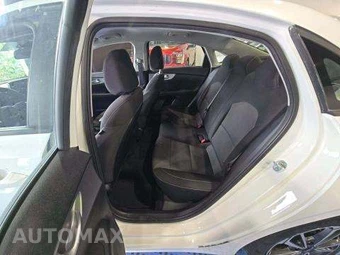 2023 Kia Forte LXS – miniatura 13