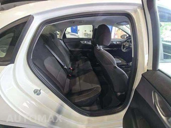 2023 Kia Forte LXS – miniatura 16