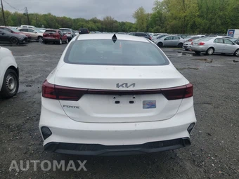 2023 Kia Forte LXS – miniatura 5