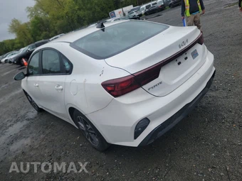 2023 Kia Forte LXS – miniatura 6