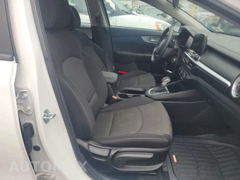 2023 Kia Forte LXS – miniatura 8
