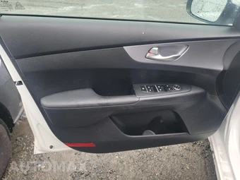 2023 Kia Forte LXS – miniatura 9