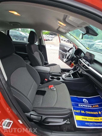 2023 Kia Forte LXS - miniatura 18