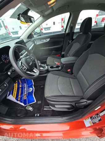 2023 Kia Forte LXS - miniatura 6