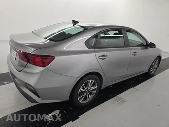 2023 Kia Forte LXS - miniatura 4