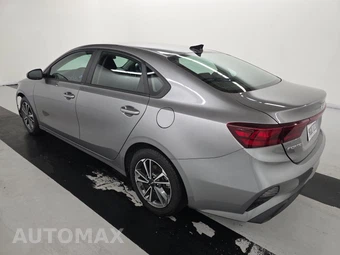 2023 Kia Forte LXS - miniatura 6