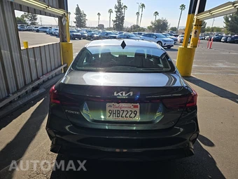 2023 Kia Forte LXS – miniatura 5