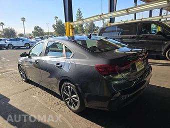2023 Kia Forte LXS – miniatura 6
