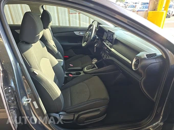 2023 Kia Forte LXS – miniatura 8