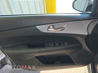 2023 Kia Forte LXS – miniatura 9