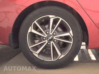 2023 Kia Forte LXS – miniatura 11