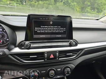 2023 Kia Forte LXS – miniatura 17