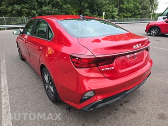 2023 Kia Forte LXS – miniatura 8