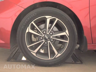 2023 Kia Forte LXS – miniatura 9