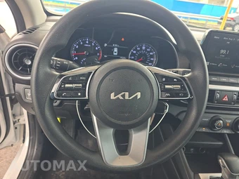 2023 Kia Forte LXS - miniatura 10