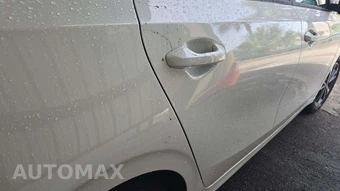 2023 Kia Forte LXS - miniatura 25