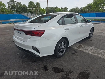 2023 Kia Forte LXS - miniatura 4