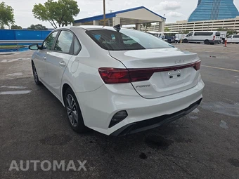 2023 Kia Forte LXS - miniatura 6