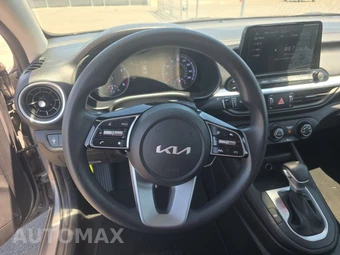 2023 Kia Forte LXS - miniatura 10