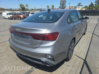 2023 Kia Forte LXS - miniatura 4