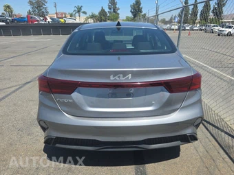 2023 Kia Forte LXS - miniatura 5