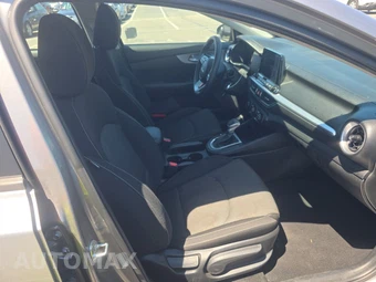 2023 Kia Forte LXS - miniatura 8