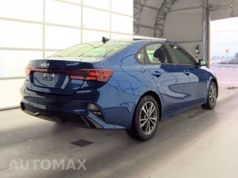 2023 Kia Forte LXS - miniatura 4