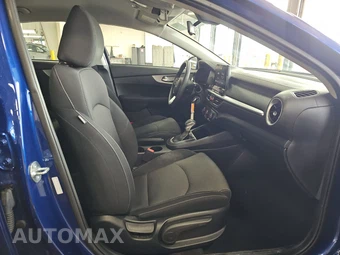 2023 Kia Forte LXS - miniatura 8