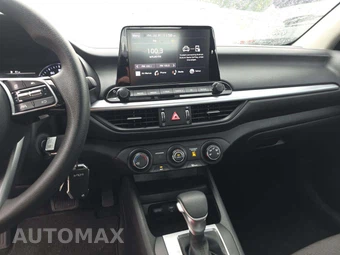 2023 Kia Forte LXS - miniatura 10