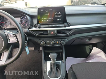 2023 Kia Forte LXS – miniatura 11
