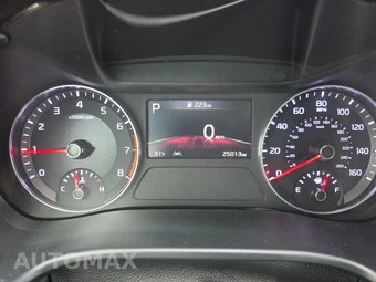 2023 Kia Forte LXS – miniatura 12