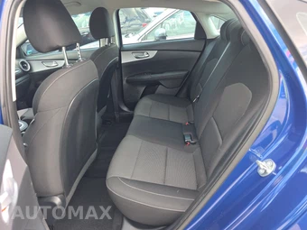 2023 Kia Forte LXS – miniatura 13